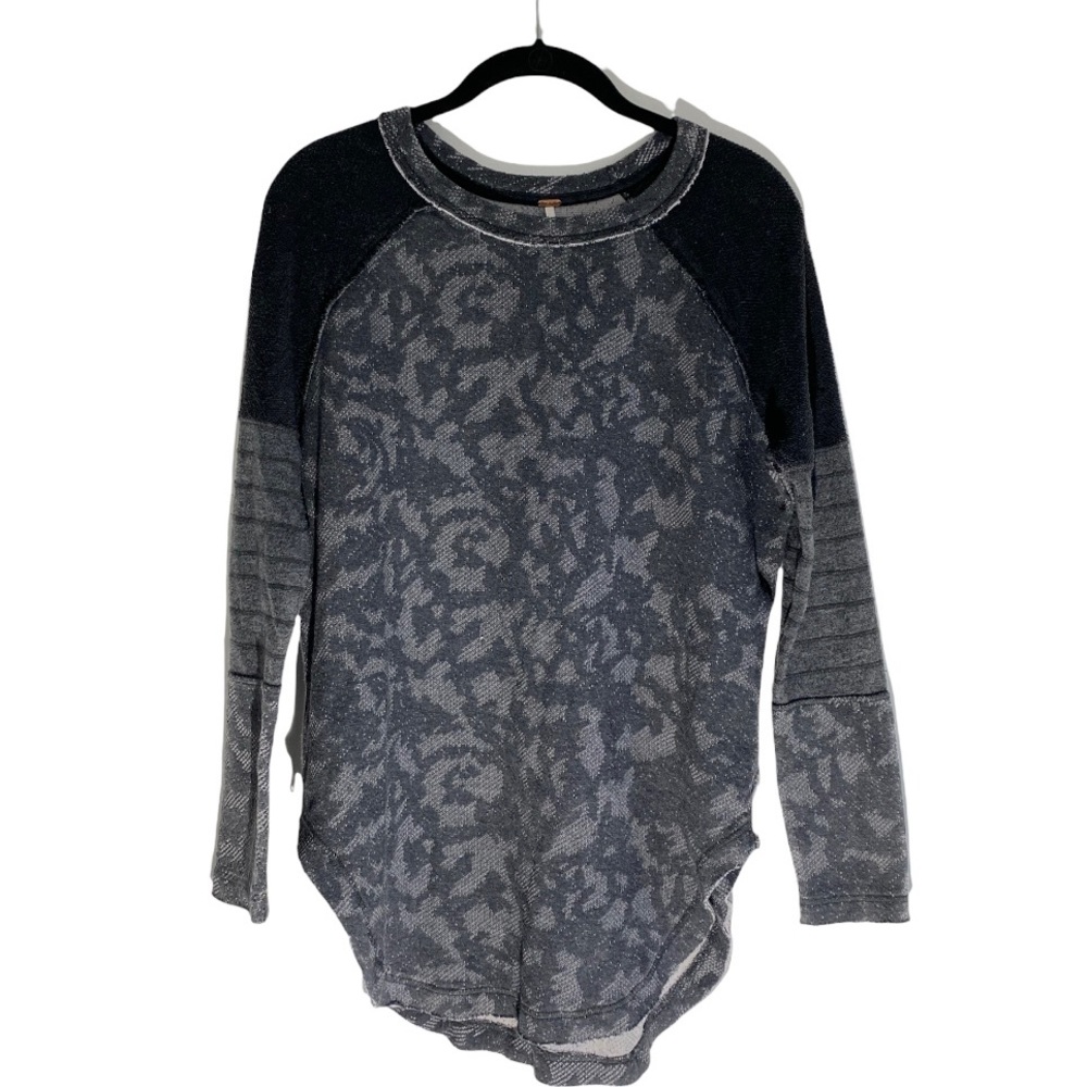 Free People Gray Top w/ Side Zippers. Size XS